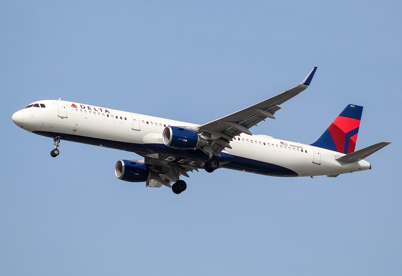 Photo of N101DQ - Delta Airlines Airbus A321-200 at ORD on AeroXplorer Aviation Database