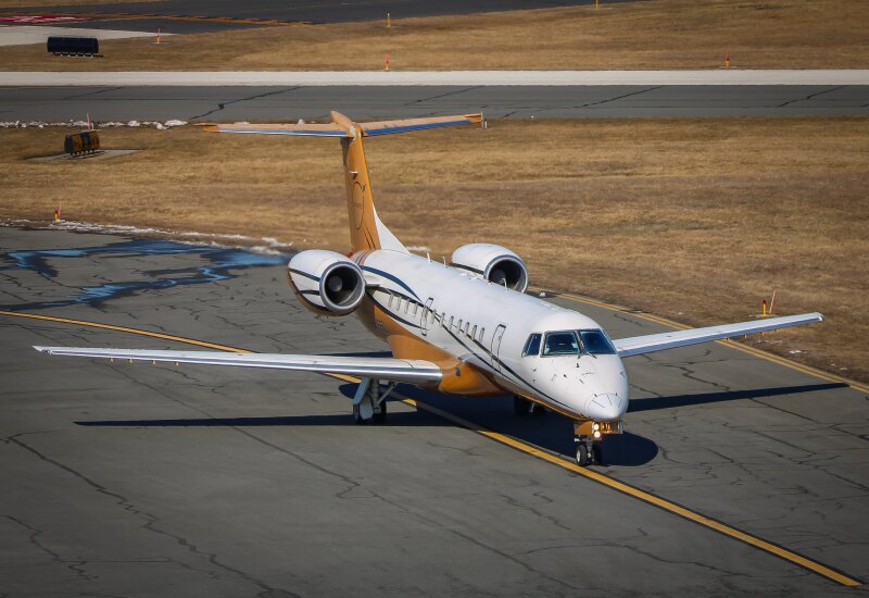 Photo of N356BZ - Ultimate Air Shuttle Embraer ERJ135 at ACY on AeroXplorer Aviation Database