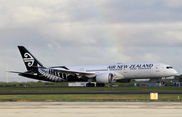 Photo of ZK-NZQ - Air New Zealand Boeing 787-9 at AKL on AeroXplorer Aviation Database