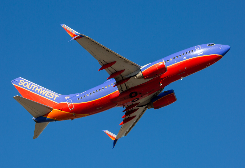 Photo of N272WN - Southwest Airlines Boeing 737-700 at BWI on AeroXplorer Aviation Database