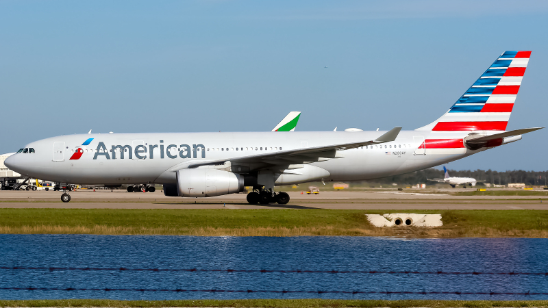 Photo of N280AY - American Airlines Airbus A330-200 at MCO on AeroXplorer Aviation Database