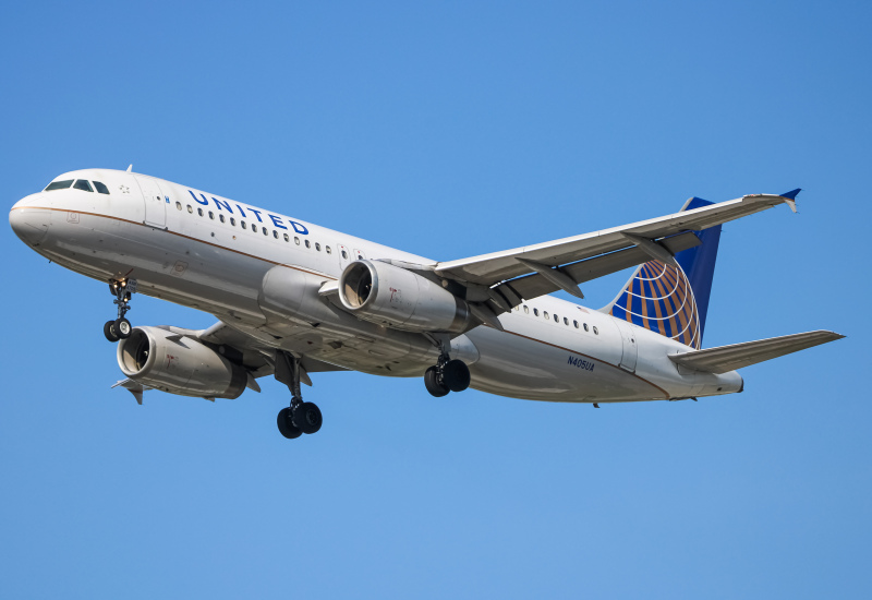 Photo of N405UA - United Airlines Airbus A320 at BWI on AeroXplorer Aviation Database
