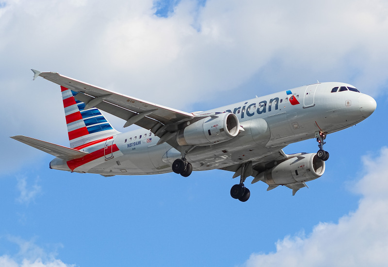 Photo of N819AW - American Airlines Airbus A319 at MKE on AeroXplorer Aviation Database