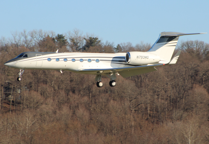 Photo of N793MG - PRIVATE Gulfstream G550 at LUK on AeroXplorer Aviation Database