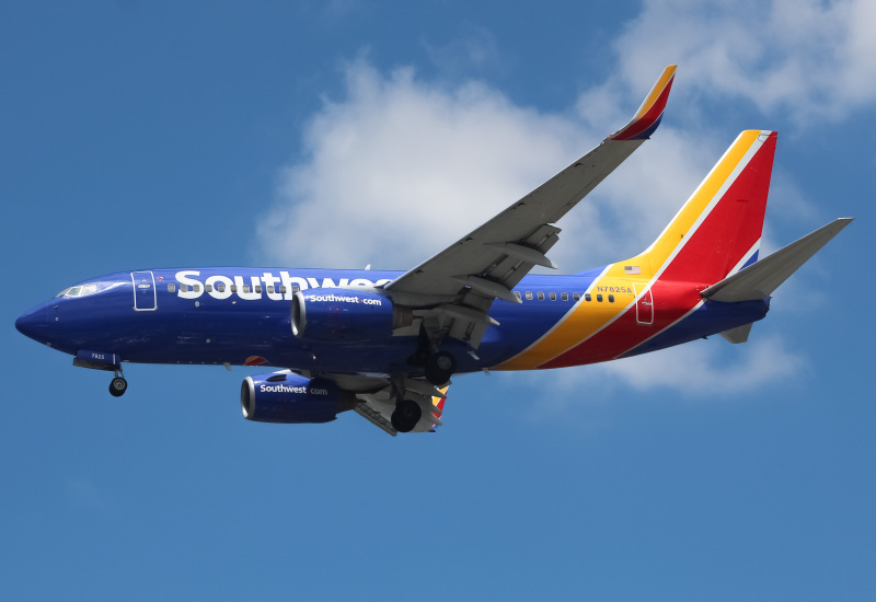 Photo of N7825A - Southwest Airlines Boeing 737-700 at EWR on AeroXplorer Aviation Database