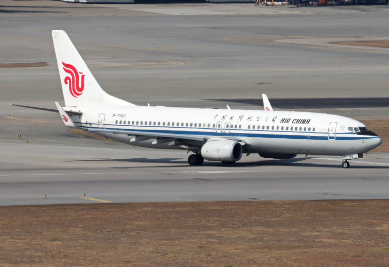 Photo of B-7182 - Air China Boeing 737-800 at HKG on AeroXplorer Aviation Database