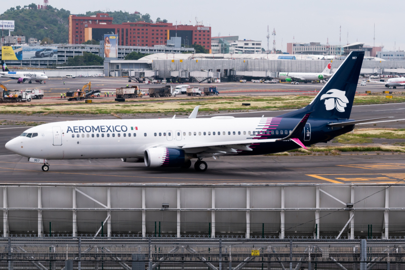 Photo of N957AM - Aeromexico Boeing 737-800 at MEX on AeroXplorer Aviation Database