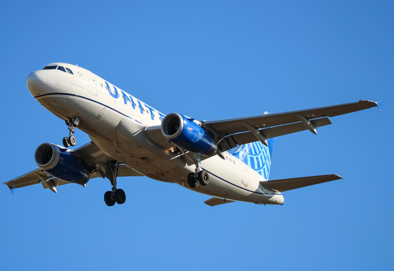 Photo of N821UA - United Airlines Airbus A319 at IAD on AeroXplorer Aviation Database