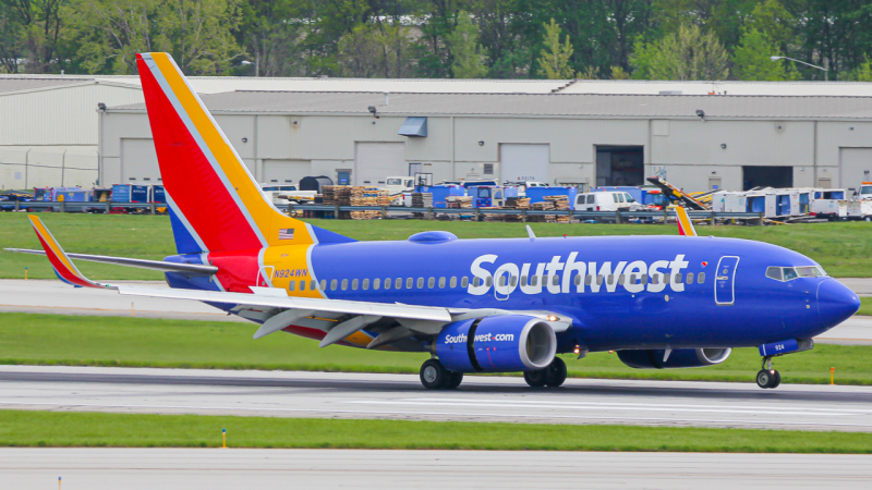 Photo of N924WN - Southwest Airlines Boeing 737-700 at CMH on AeroXplorer Aviation Database