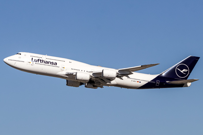 Photo of D-ABYC - Lufthansa Boeing 747-8i at IAH on AeroXplorer Aviation Database