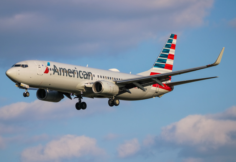 Photo of N830NN - American Airlines Boeing 737-800 at BWI on AeroXplorer Aviation Database