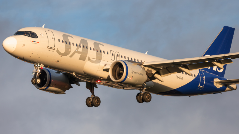 Photo of EI-SIO - Scandinavian Airlines Airbus A320NEO at LHR on AeroXplorer Aviation Database