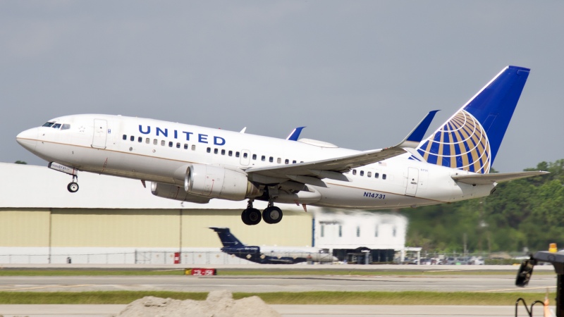 Photo of N14731 - United Airlines Boeing 737-700 at IAH on AeroXplorer Aviation Database