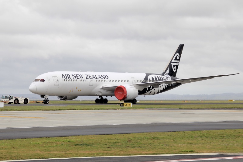 Photo of ZK-NZR - Air New Zealand Boeing 787-9 at AKL on AeroXplorer Aviation Database