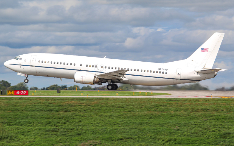 Photo of N279AD - US Marshals Service Boeing 737-400 at LEX on AeroXplorer Aviation Database