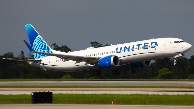 Photo of N17557 - United Airlines Boeing 737 MAX 8 at MCO on AeroXplorer Aviation Database