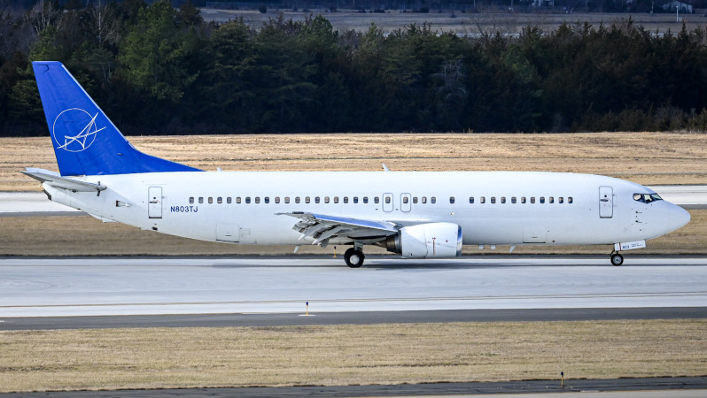 Photo of N803TJ - iAero Airways Boeing 737-400 at IAD on AeroXplorer Aviation Database