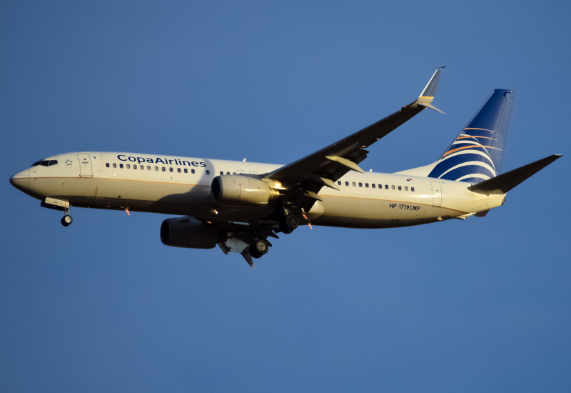 Photo of HP-1719CMP - Copa Airlines Boeing 737-800 at DEN on AeroXplorer Aviation Database