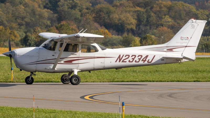 Photo of N2334J - PRIVATE Cessna 172 at FDK on AeroXplorer Aviation Database