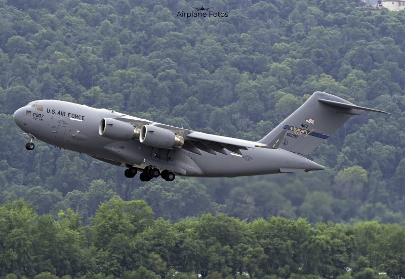 Photo of 96-0007 - USAF - United States Air Force Boeing C-17 Globemaster III at MDT on AeroXplorer Aviation Database