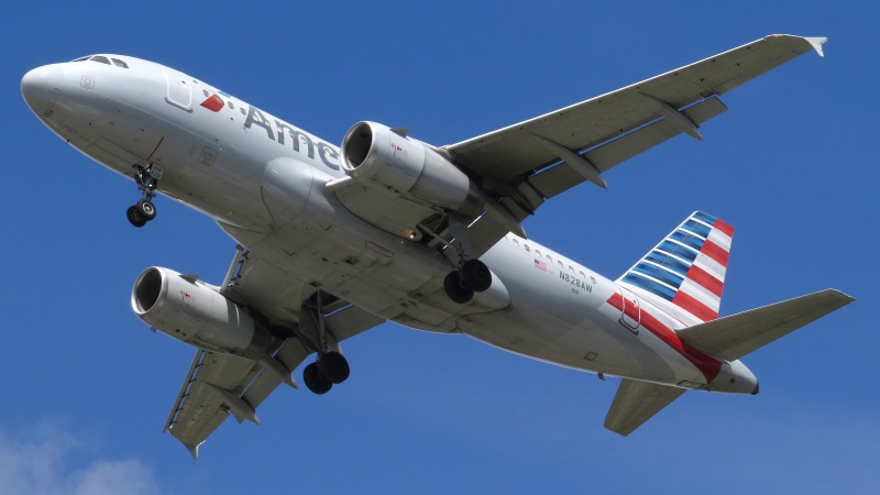 Photo of N828AW - American Airlines Airbus A319 at DAB on AeroXplorer Aviation Database