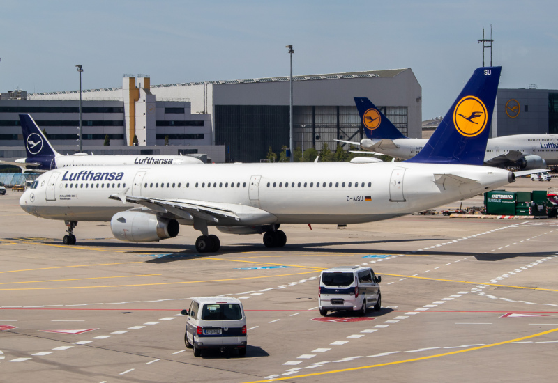 Photo of D-AISU - Lufthansa Airbus A321-200 at FRA on AeroXplorer Aviation Database