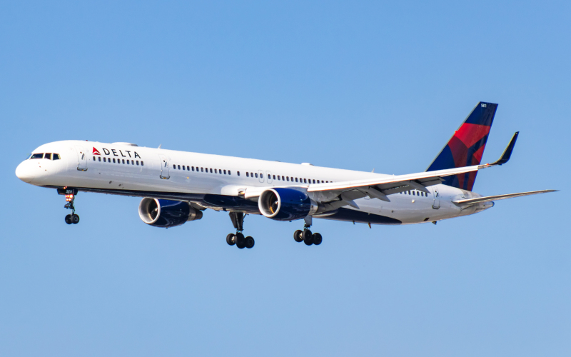 Photo of N591NW - Delta Airlines Boeing 757-300 at SAN on AeroXplorer Aviation Database