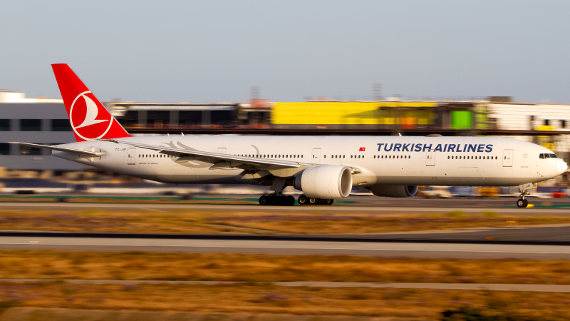 Photo of TC-JJR - Turkish Airlines Boeing 777-300ER at LAX on AeroXplorer Aviation Database