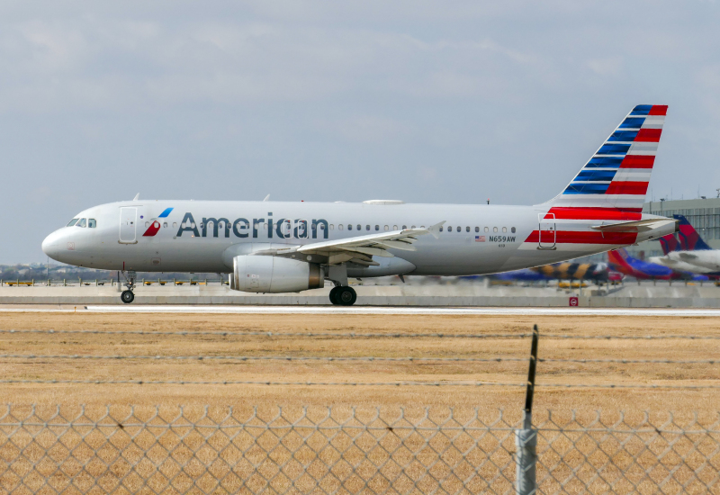 Photo of N659AW - American Airlines A320-232 at AUS on AeroXplorer Aviation Database