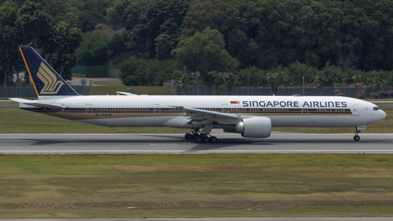 Photo of 9V-SWW - Singapore Airlines Boeing 777-300ER at SIN on AeroXplorer Aviation Database