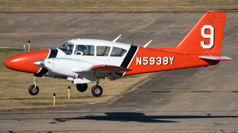 Photo of N5938Y - PRIVATE Piper PA-23 Aztec at FDK on AeroXplorer Aviation Database