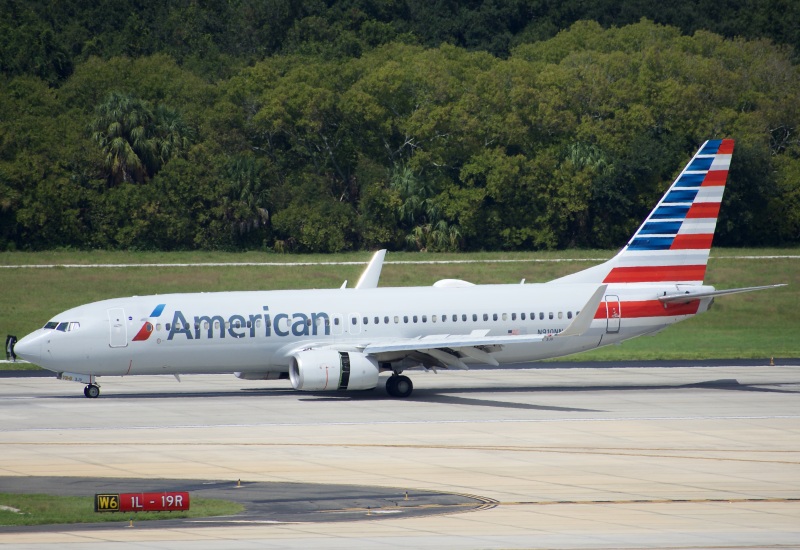 Photo of N910NN - American Airlines Boeing 737-800 at TPA on AeroXplorer Aviation Database