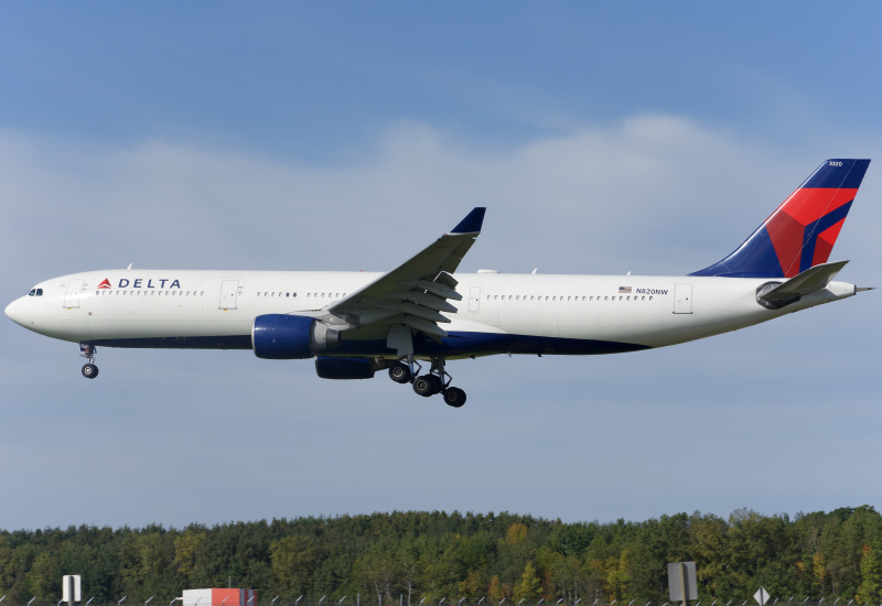 Photo of N820NW - Delta Airlines Airbus A330-300 at GRB on AeroXplorer Aviation Database