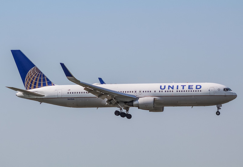 Photo of N651UA - United Airlines Boeing 767-300ER at ORD on AeroXplorer Aviation Database