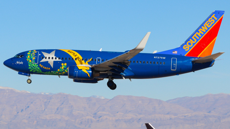 Photo of N727SW - Southwest Airlines Boeing 737-700 at LAS on AeroXplorer Aviation Database