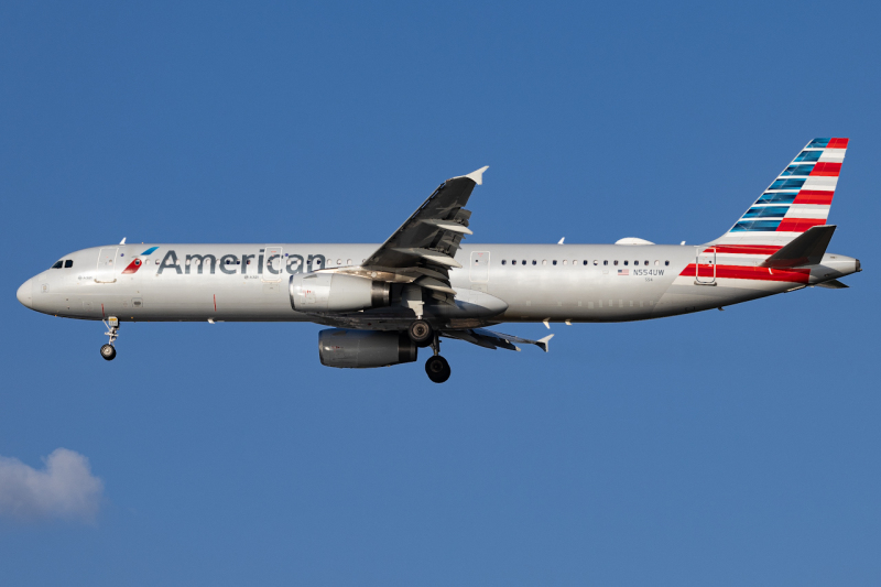 Photo of N554UW - American Airlines Airbus A321-200 at TPA on AeroXplorer Aviation Database