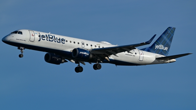 Photo of N274JB - JetBlue Airways Embraer E190 at DCA on AeroXplorer Aviation Database