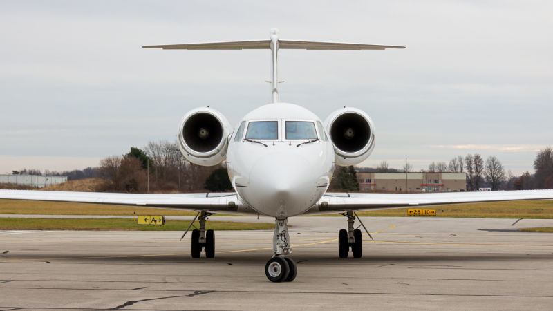 Photo of N489VR - PRIVATE Gulfstream IV at DLZ on AeroXplorer Aviation Database