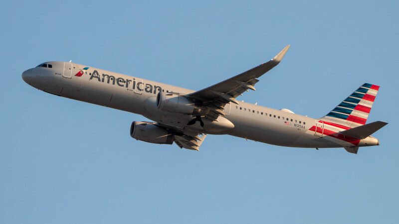 Photo of N125AA - American Airlines Airbus A321-200 at LAX on AeroXplorer Aviation Database