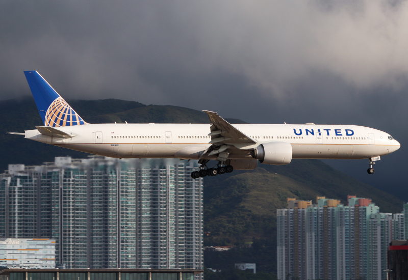 Photo of N2142U - United Airlines Boeing 777-300ER at HKG on AeroXplorer Aviation Database