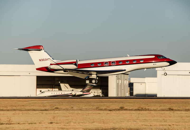 Photo of N303HM - PRIVATE Gulfstream G650 at APA on AeroXplorer Aviation Database