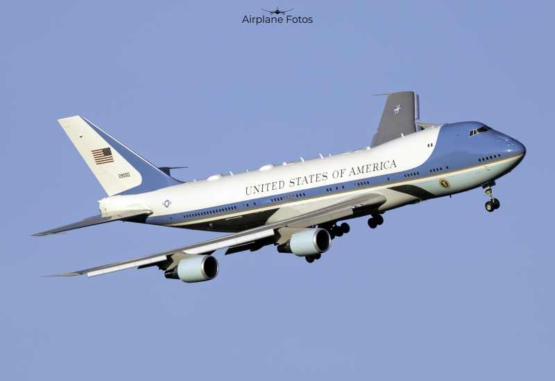 Photo of 92-9000 - USAF - United States Air Force Boeing VC-25A at MDT on AeroXplorer Aviation Database