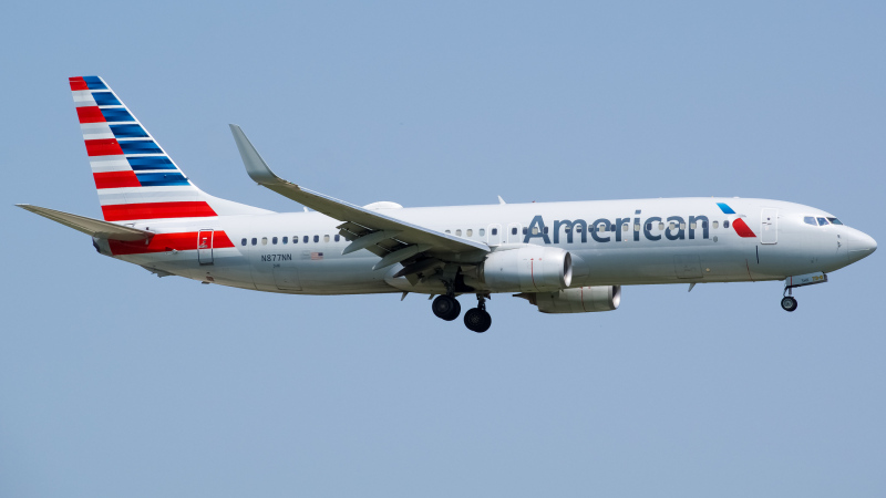 Photo of N877NN - American Airlines Boeing 737-800 at ORD on AeroXplorer Aviation Database