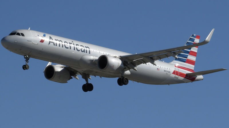 Photo of N424AN - American Airlines Airbus A321NEO at MCO on AeroXplorer Aviation Database