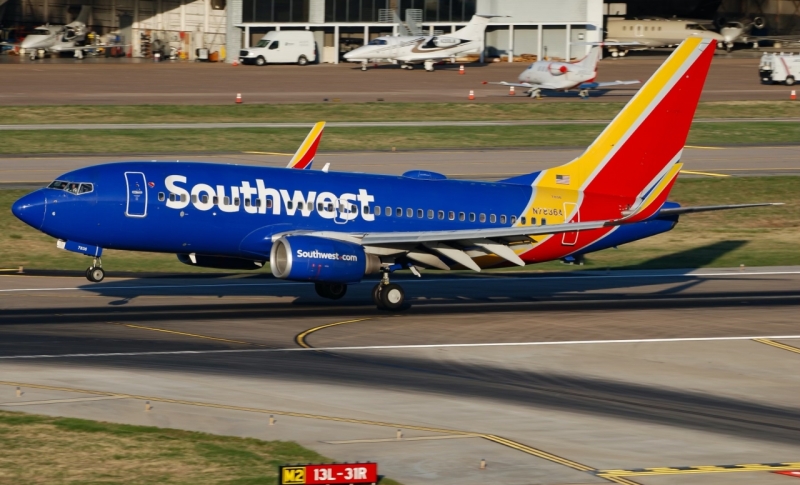 Photo of N7863A - Southwest Airlines Boeing 737-700 at DAL on AeroXplorer Aviation Database