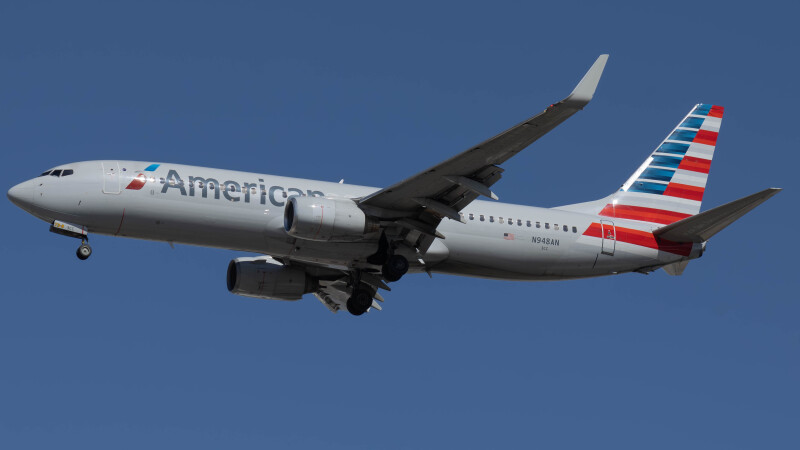 Photo of N948AN - American Airlines Boeing 737-800 at LAS on AeroXplorer Aviation Database
