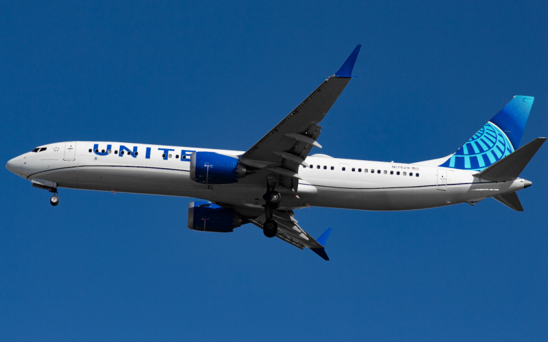 Photo of N17529 - United Airlines Boeing 737 MAX 9 at TPA  on AeroXplorer Aviation Database