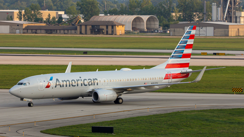 Photo of N357PV - American Airlines Boeing 737-800 at CMH on AeroXplorer Aviation Database