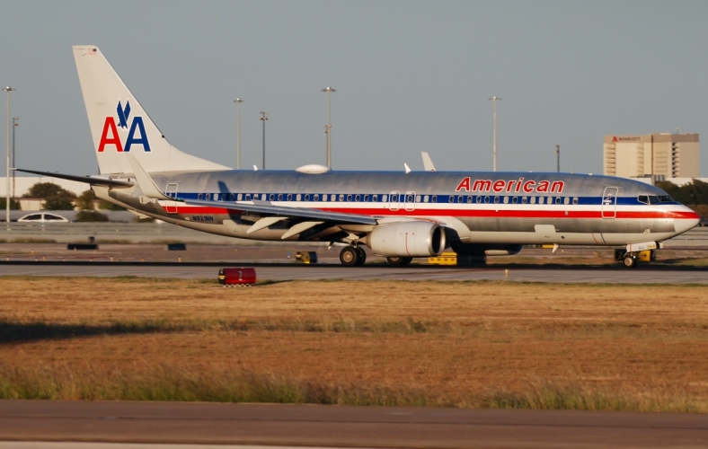 Photo of N921NN - American Airlines Boeing 737-800 at DFW on AeroXplorer Aviation Database