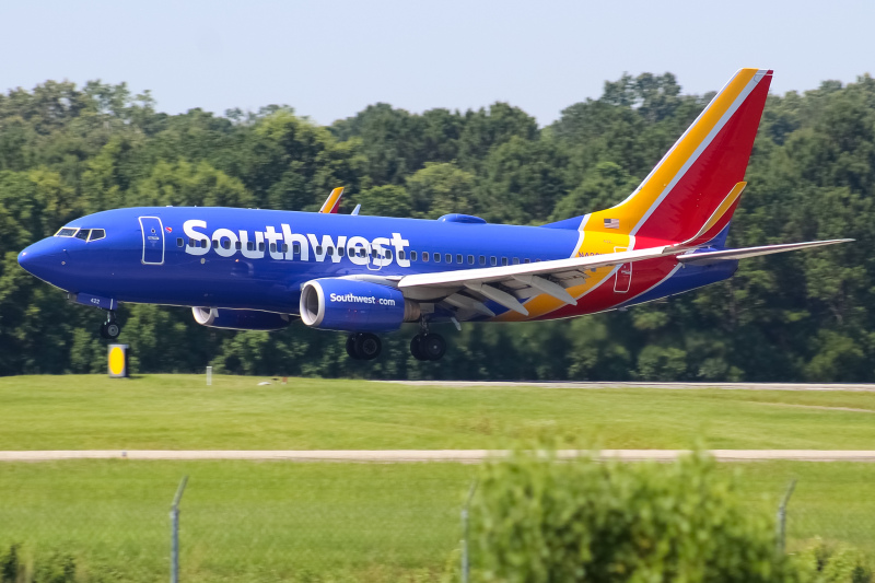 Photo of N442WN - Southwest Airlines Boeing 737-700 at SAV on AeroXplorer Aviation Database